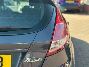 FORD FIESTA 1.6 Fiesta Zetec Auto 5dr