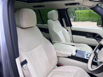Land Rover RANGE ROVER 3.0 Range Rover Vogue D MHEV Auto 4WD 5dr