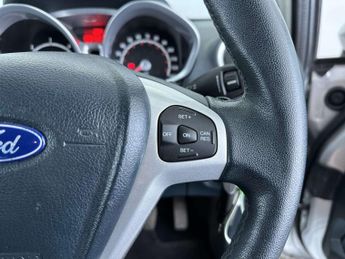 FORD FIESTA 1.4 Fiesta Titanium TDCi 70 5dr