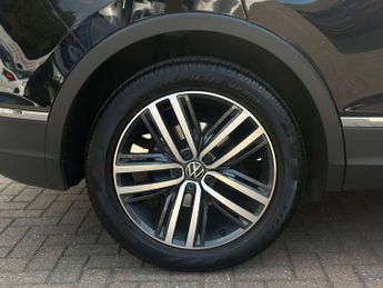 VOLKSWAGEN TIGUAN 1.5 Tiguan Elegance TSi Semi-Auto 5dr