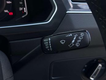 VOLKSWAGEN TIGUAN 1.5 Tiguan Elegance TSi Semi-Auto 5dr