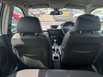 VAUXHALL ASTRA 1.8i 16v Design Hatchback 5dr Petrol Automatic (187 g/km, 138 bh