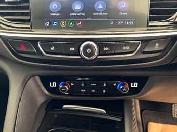 VAUXHALL INSIGNIA 1.5 Insignia Design Turbo D Auto 5dr