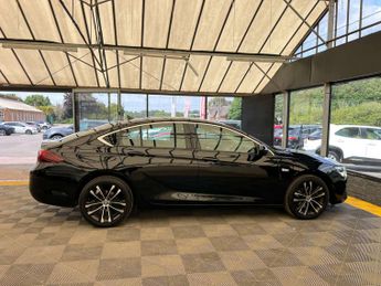 VAUXHALL INSIGNIA 1.5 Insignia Design Turbo D Auto 5dr