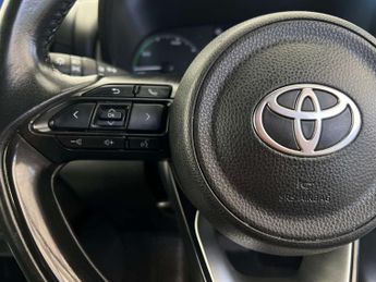TOYOTA YARIS 1.5 Yaris Icon HEV CVT 5dr