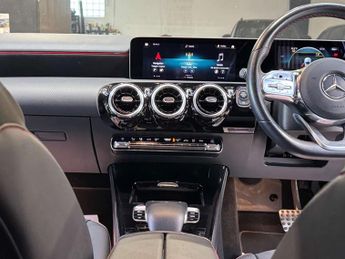 MERCEDES-BENZ A-CLASS 1.5 A 180 AMG Line Executive D Auto 5dr
