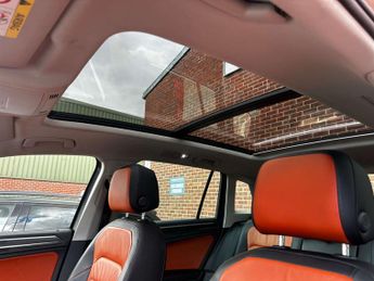 Volkswagen TIGUAN 2.0 Tiguan SEL TDI BlueMotion Technology 4Motion Semi-Auto 4WD 5