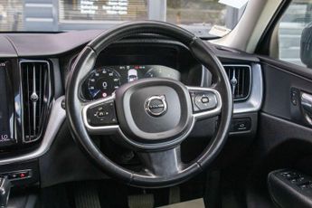 VOLVO XC60 2.0 D4 Momentum SUV 5dr Diesel Auto AWD Euro 6 (s/s) (190 ps)