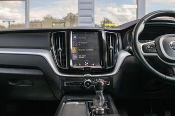 VOLVO XC60 2.0 D4 Momentum SUV 5dr Diesel Auto AWD Euro 6 (s/s) (190 ps)