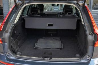 VOLVO XC60 2.0 D4 Momentum SUV 5dr Diesel Auto AWD Euro 6 (s/s) (190 ps)