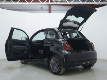 FIAT 500E 42kWh Icon Hatchback 3dr Electric Auto (118 ps)
