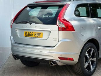 VOLVO XC60 2.4 XC60 R-Design Luxury Nav D5 AWD Auto 4WD 5dr