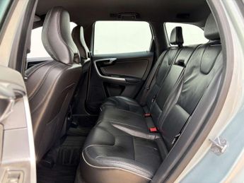 VOLVO XC60 2.4 XC60 R-Design Luxury Nav D5 AWD Auto 4WD 5dr