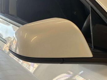 TESLA MODEL 3 Model 3 Standard Range + 4dr