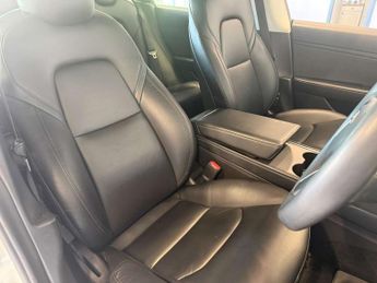 TESLA MODEL 3 Model 3 Standard Range + 4dr
