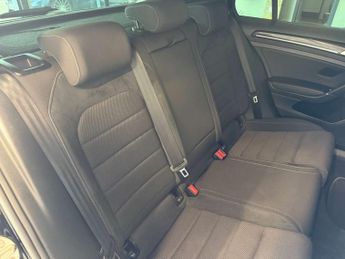 Volkswagen GOLF 2.0 Golf R TSi Semi-Auto 4WD 5dr