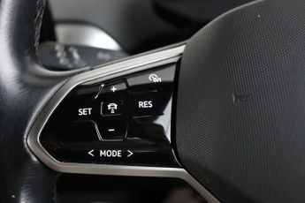 Volkswagen ID.4 Pure 52kWh Life SUV 5dr Electric Auto (148 ps)