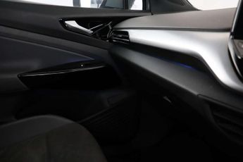 Volkswagen ID.4 Pure 52kWh Life SUV 5dr Electric Auto (148 ps)