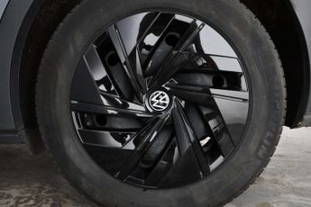 Volkswagen ID.4 Pure 52kWh Life SUV 5dr Electric Auto (148 ps)