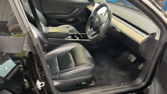 TESLA MODEL 3 Model 3 Standard Range + 4dr
