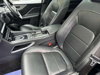 Jaguar F-PACE 2.0 F-PACE Chequered Flag AWD D Auto 4WD 5dr
