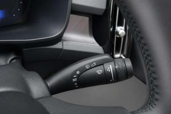 VOLVO C40 Recharge 69kWh Core SUV 5dr Electric Auto (231 ps)