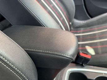 VAUXHALL CORSA Corsa E Anniversary Edition 5dr