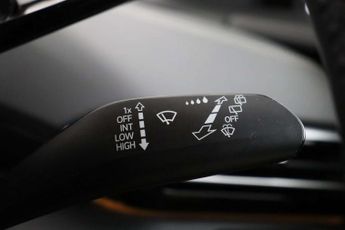 Volkswagen ID.4 Pro 77kWh Life SUV 5dr Electric Auto (174 ps)