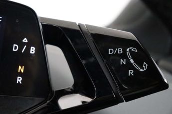 Volkswagen ID.4 Pro 77kWh Life SUV 5dr Electric Auto (174 ps)