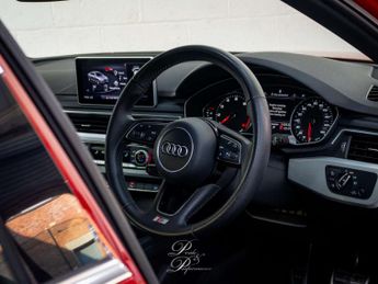 AUDI A4 2.0 A4 S Line TFSI Semi-Auto 4dr
