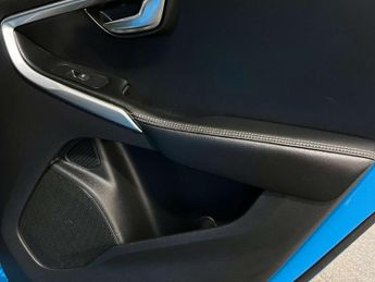 VOLVO V40 2.0 V40 R-Design Nav D3 Auto 5dr