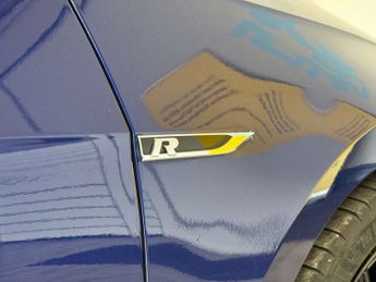 Volkswagen GOLF 2.0 Golf R TSi Semi-Auto 4WD 5dr
