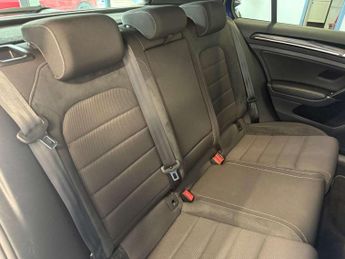 Volkswagen GOLF 2.0 Golf R TSi Semi-Auto 4WD 5dr