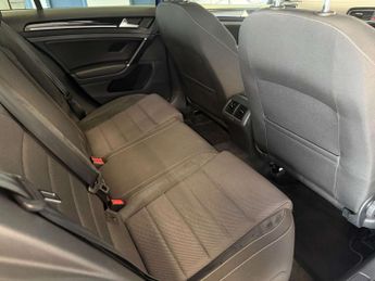 Volkswagen GOLF 2.0 Golf R TSi Semi-Auto 4WD 5dr