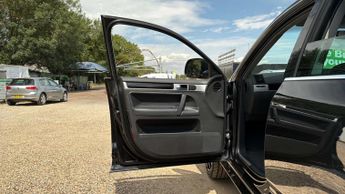 VOLKSWAGEN TOUAREG 3.6 V6 Altitude SUV 5dr Petrol Automatic (317 g/km, 276 bhp)