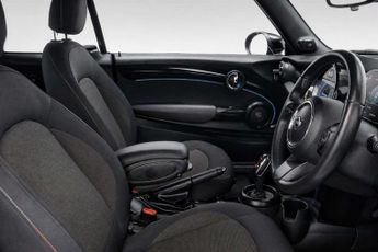 MINI CONVERTIBLE 1.5 Cooper Classic Convertible 2dr Petrol Steptronic Euro 6 (s/s