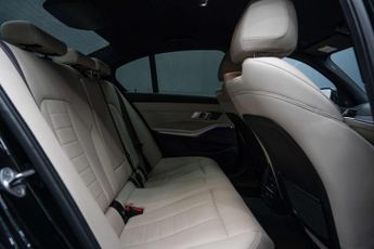 BMW 3 SERIES 2.0 320d M Sport Auto 4dr