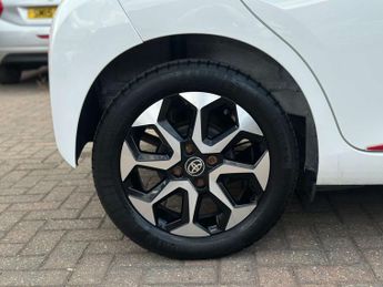 TOYOTA AYGO 1.0 Aygo X-Trend VVT-i CVT 5dr