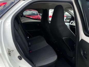 TOYOTA AYGO 1.0 Aygo X-Trend VVT-i CVT 5dr