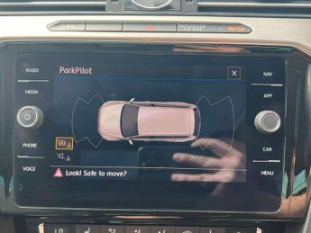 VOLKSWAGEN PASSAT 2.0 Passat GT TDI BlueMotion Technology Semi-Automatic 5dr *NATI