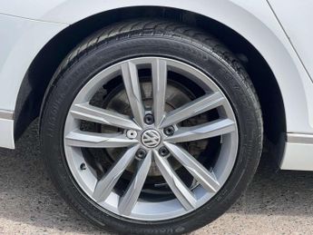 VOLKSWAGEN PASSAT 2.0 Passat GT TDI BlueMotion Technology Semi-Automatic 5dr *NATI