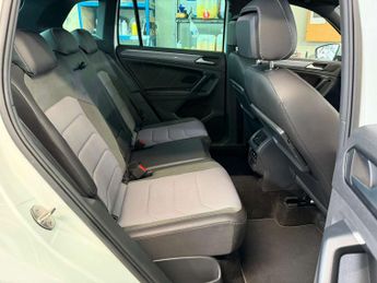 VOLKSWAGEN TIGUAN 1.5 Tiguan R-Line TSi Evo Semi-Auto 5dr