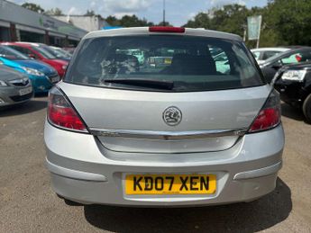 VAUXHALL ASTRA 1.8i 16v Design Hatchback 5dr Petrol Automatic (187 g/km, 138 bh