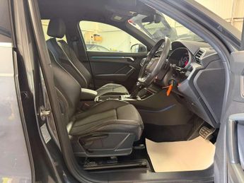 AUDI Q3 1.5 Q3 S Line 35 TFSI MHEV Semi-Auto 5dr