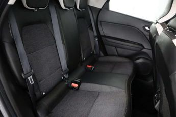 Renault Captur 1.6 E-TECH techno SUV 5dr Petrol Hybrid Auto Euro 6 (s/s) (145 p