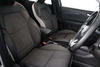 Renault Captur 1.6 E-TECH techno SUV 5dr Petrol Hybrid Auto Euro 6 (s/s) (145 p