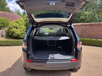 Land Rover DISCOVERY SPORT 2.0 Discovery Sport Black HSE TD4 Auto 4WD 5dr
