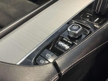 Volvo XC90 2.0 XC90 R-Design Pro B5 AWD Auto 4WD 5dr