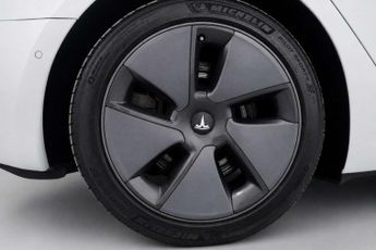 TESLA MODEL 3 (Dual Motor) Long Range Saloon 4dr Electric Auto 4WDE (346 ps)