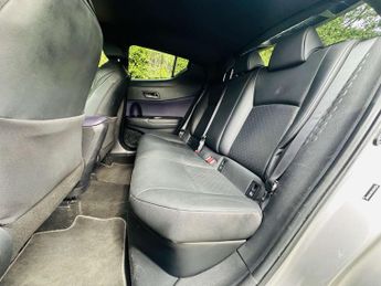 TOYOTA C-HR 1.8 C-HR Design HEV CVT 5dr